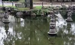 三潭印月を模した石塔